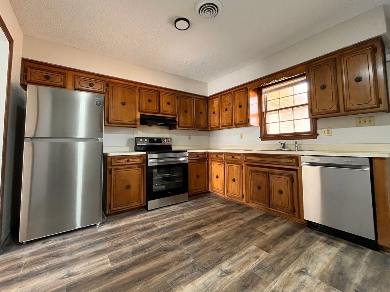 152 Hidden Hill Rd - Photo 2 of 16