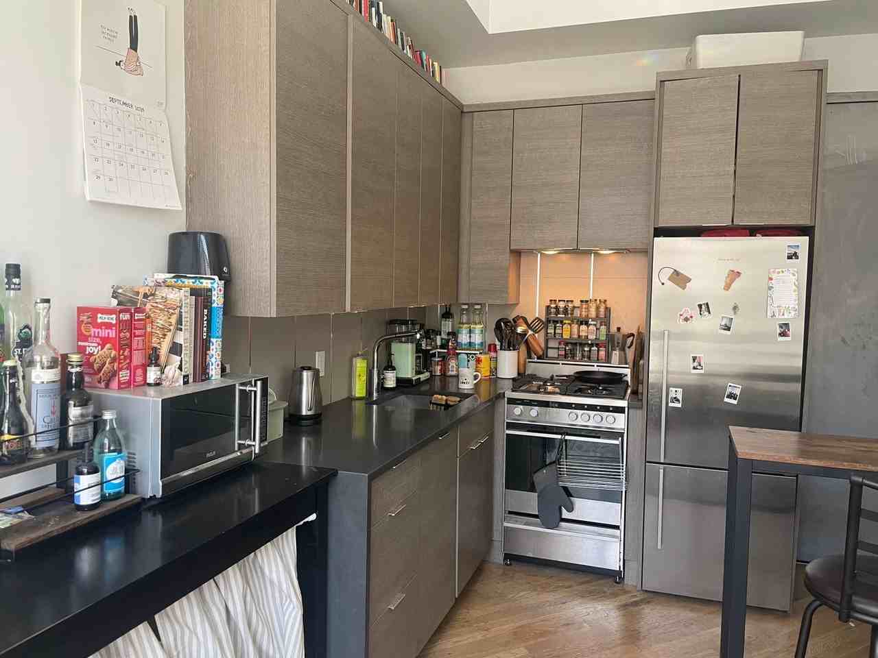 1192 Bedford Ave - Photo 4 of 13