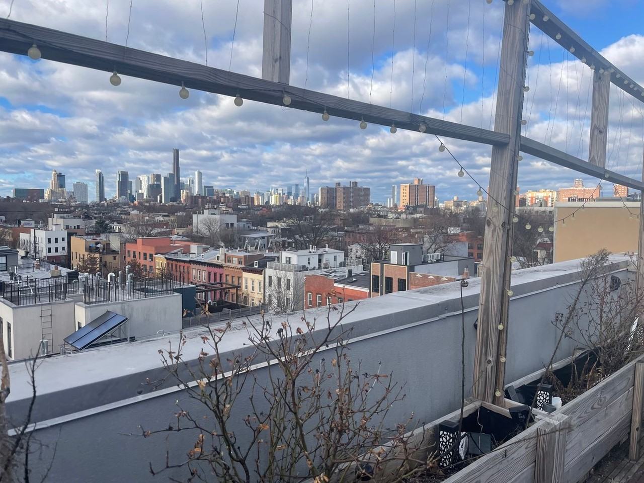 1192 Bedford Ave - Photo 5 of 13