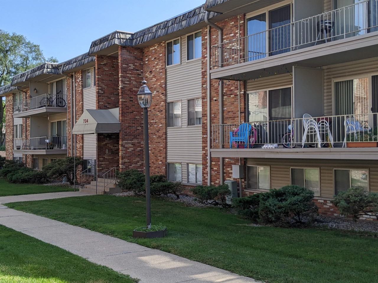 734 W Kilgore Rd #202 - Photo 3 of 15