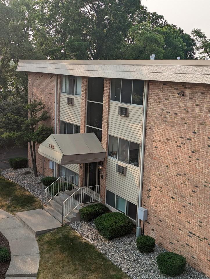 734 W Kilgore Rd #202 - Photo 5 of 15