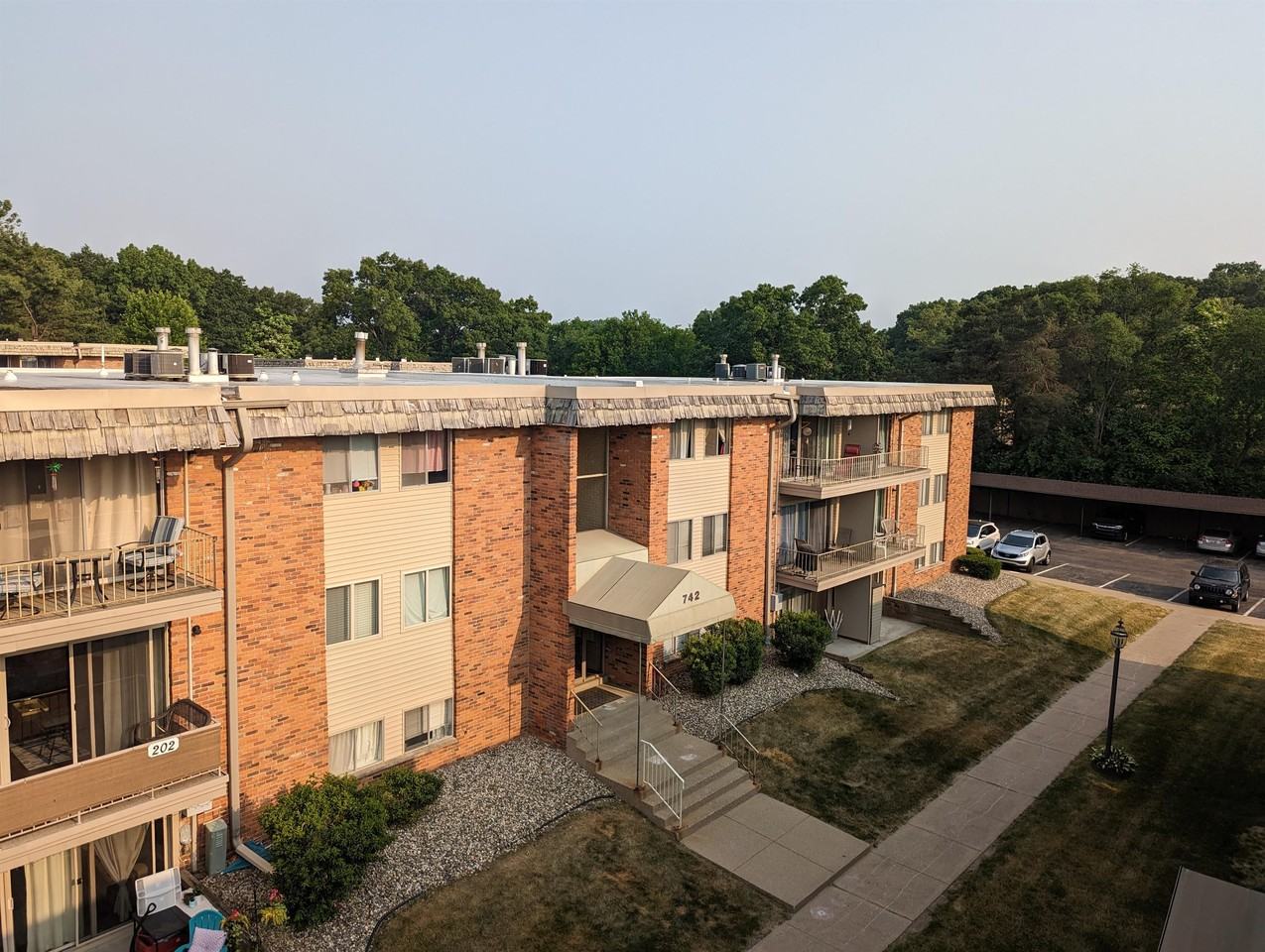 734 W Kilgore Rd #202 - Photo 7 of 15