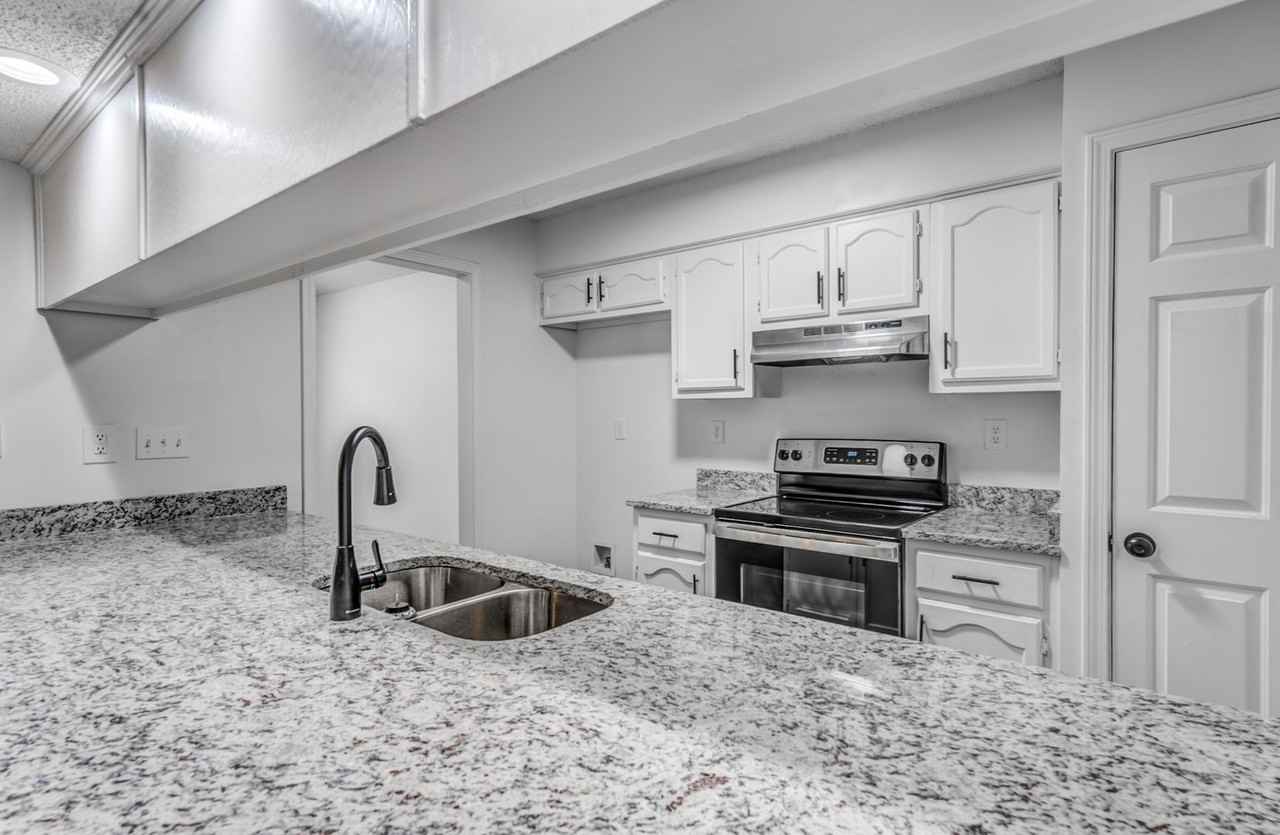 1242 Grange Way Dr - Photo 3 of 22