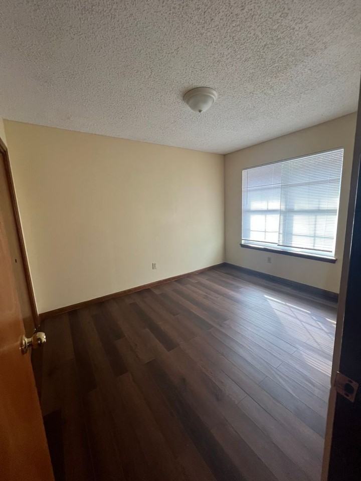 3801 Kirkman St #4 - Photo 6 of 7