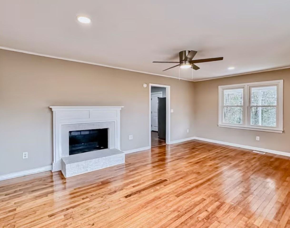 7 Perry St - Photo 2 of 9