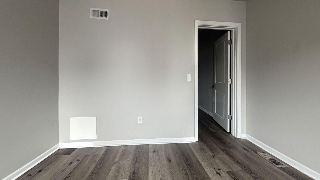 1821 N 28th St - Photo 5 of 17