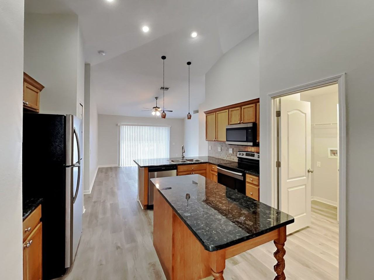 5057 Ayrshire Dr - Photo 4 of 16