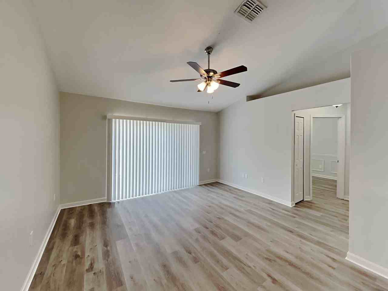 5057 Ayrshire Dr - Photo 5 of 16