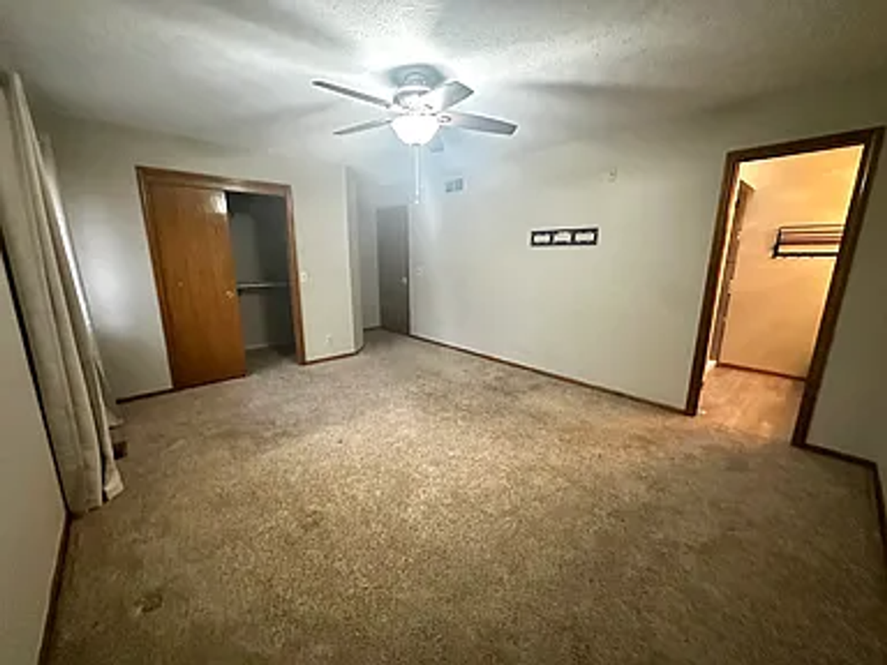 1317 N 159th St - Photo 3 of 20