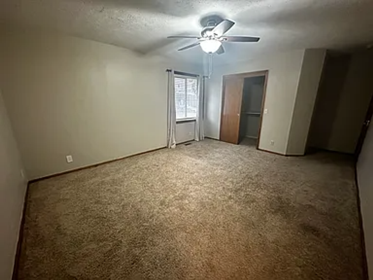 1317 N 159th St - Photo 6 of 20