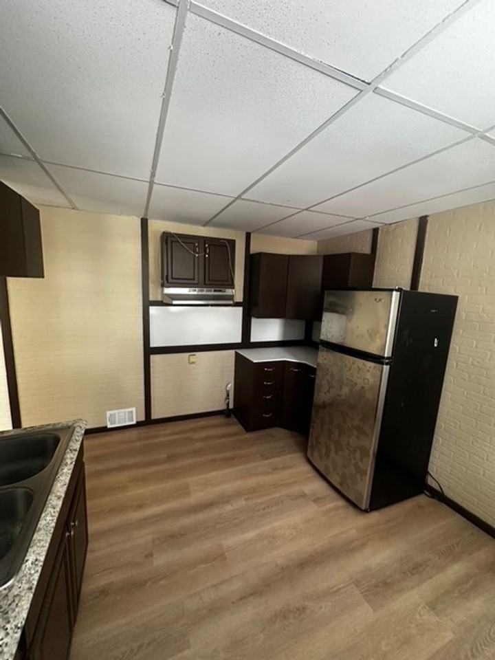 97 Glendale Park - Photo 3 of 17