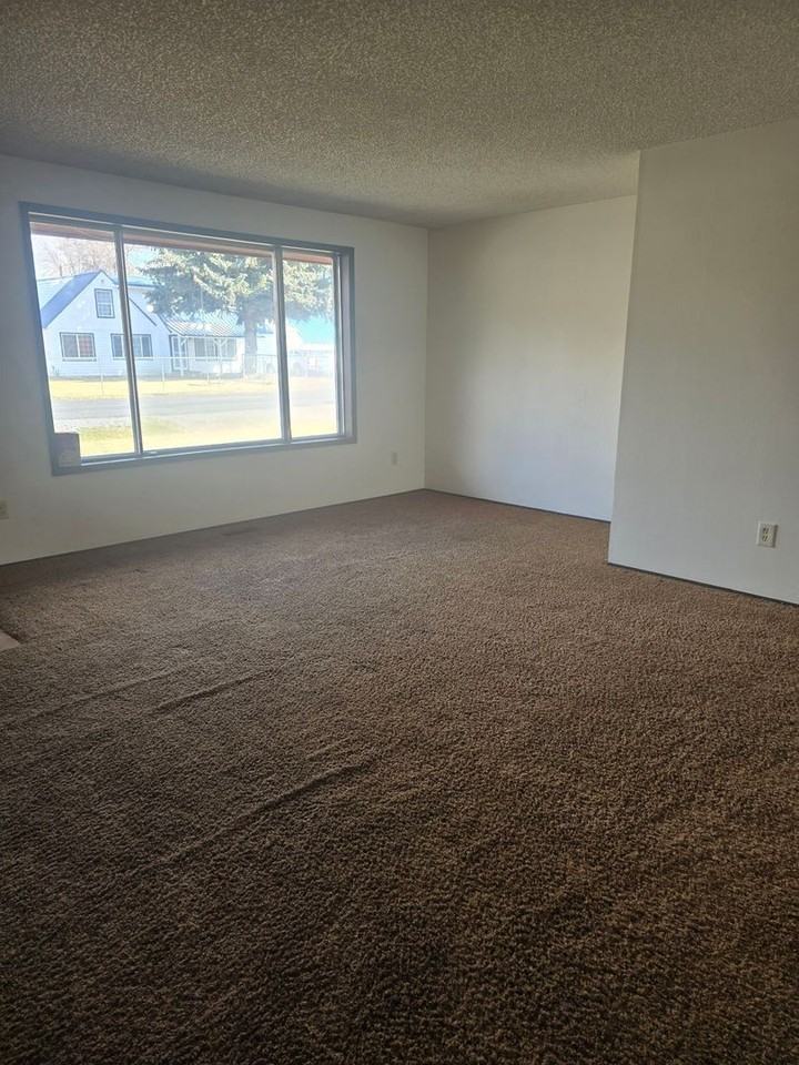 5458 Walton Dr - Photo 3 of 11