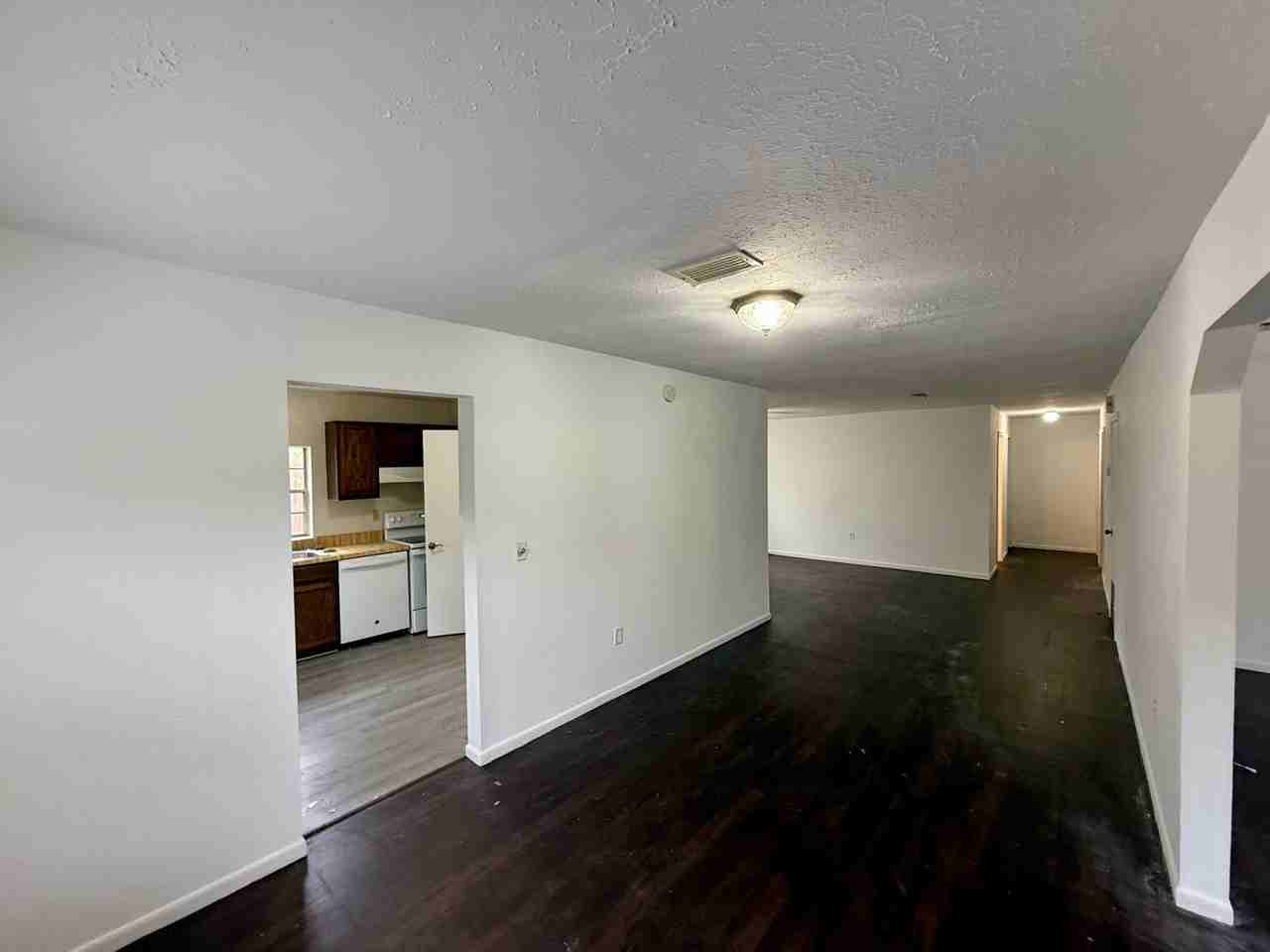 3505 Nw 17th St - Photo 3 of 15