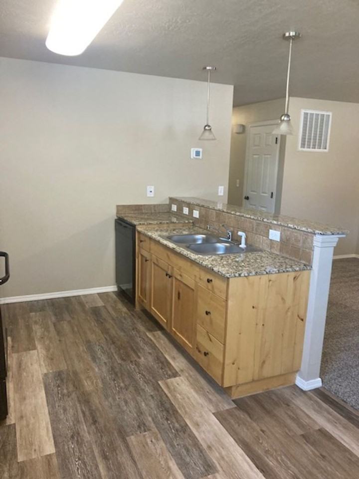 1436 N Allumbaugh St - Photo 5 of 19