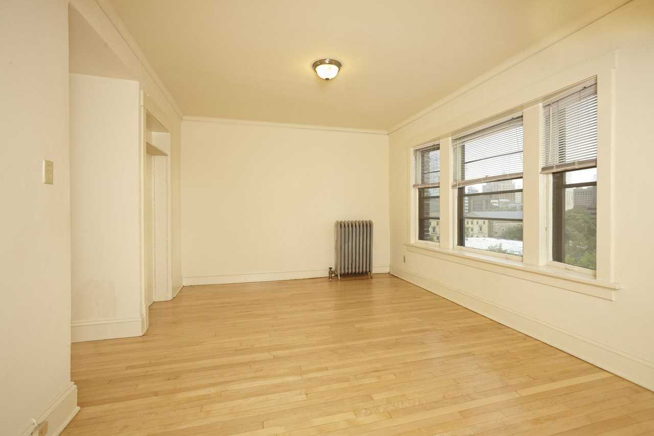 Holland - Photo 3 of 9