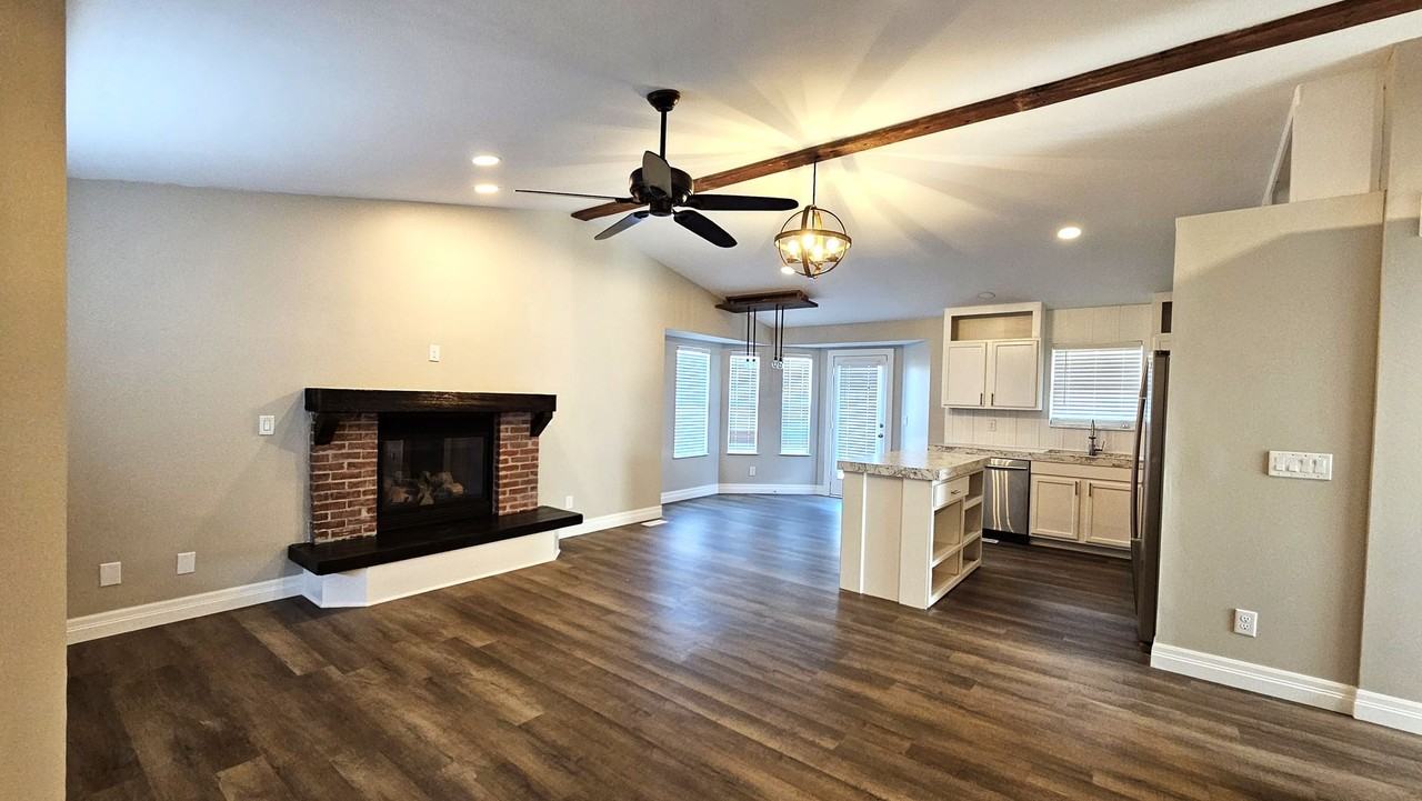 1722 N Peartree Ct - Photo 2 of 22