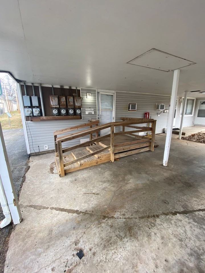 1033 W Washita St - Photo 2 of 10