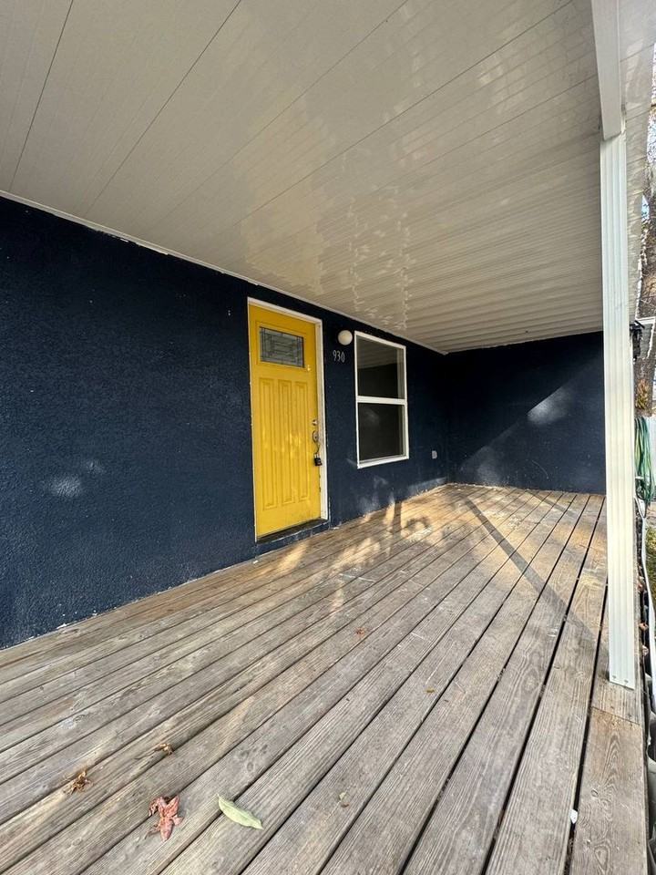 930 Reynolds Rd - Photo 2 of 20