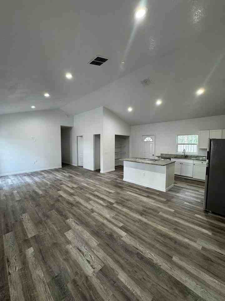 930 Reynolds Rd - Photo 3 of 20