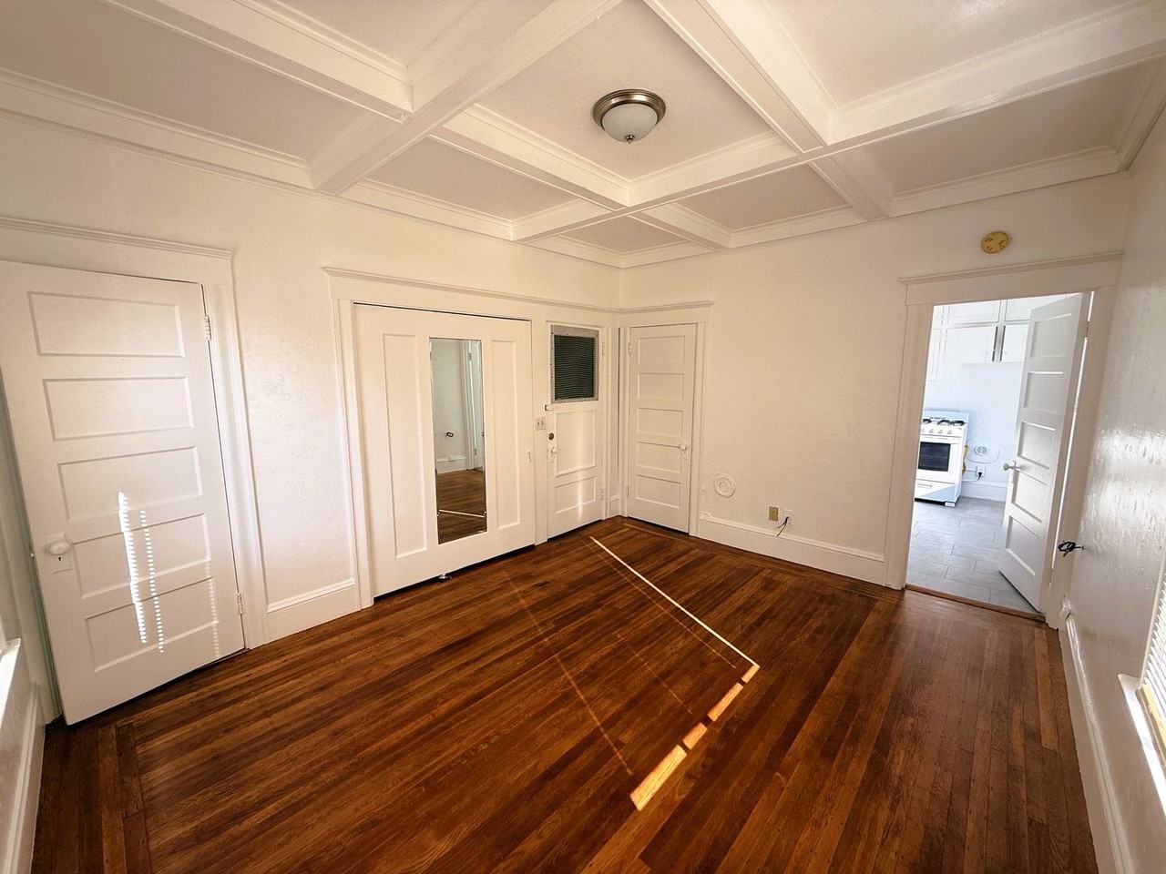 464 41st St - Photo 2 of 10