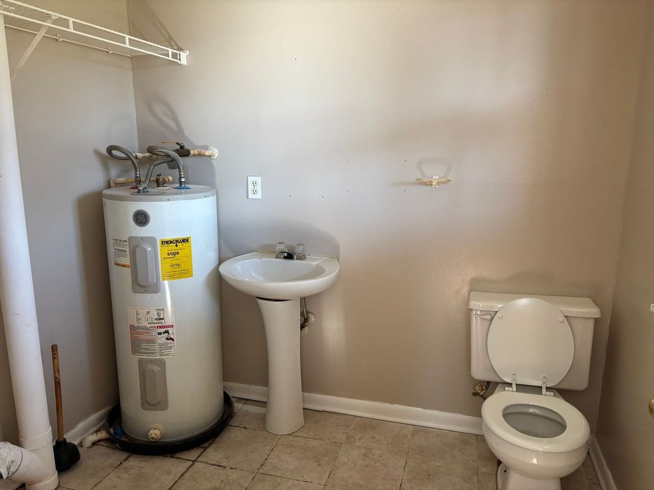 208 Colwell Ln - Photo 4 of 12