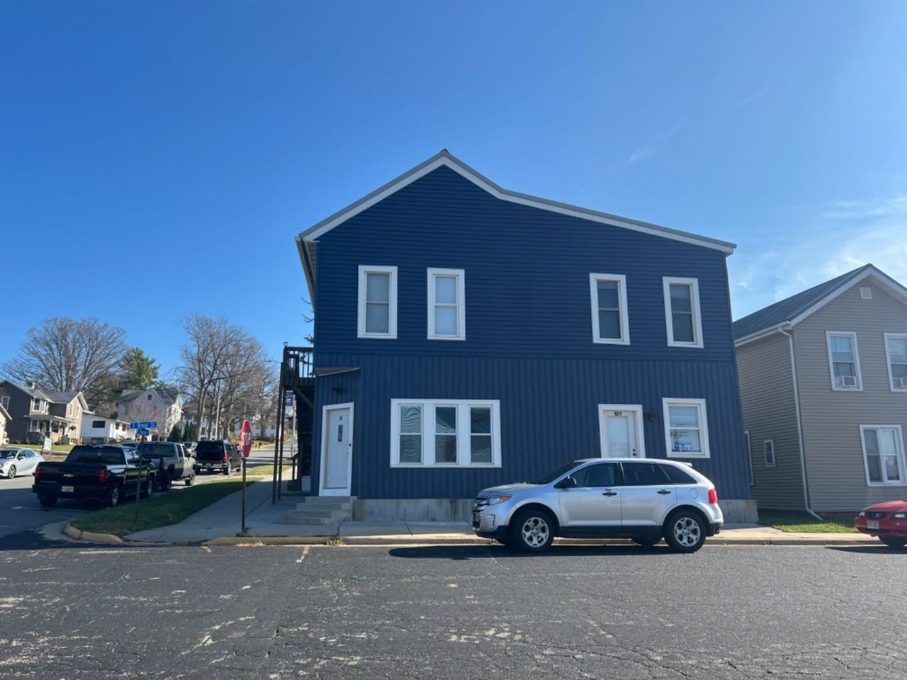 402 E Milwaukee St - Photo 3 of 3