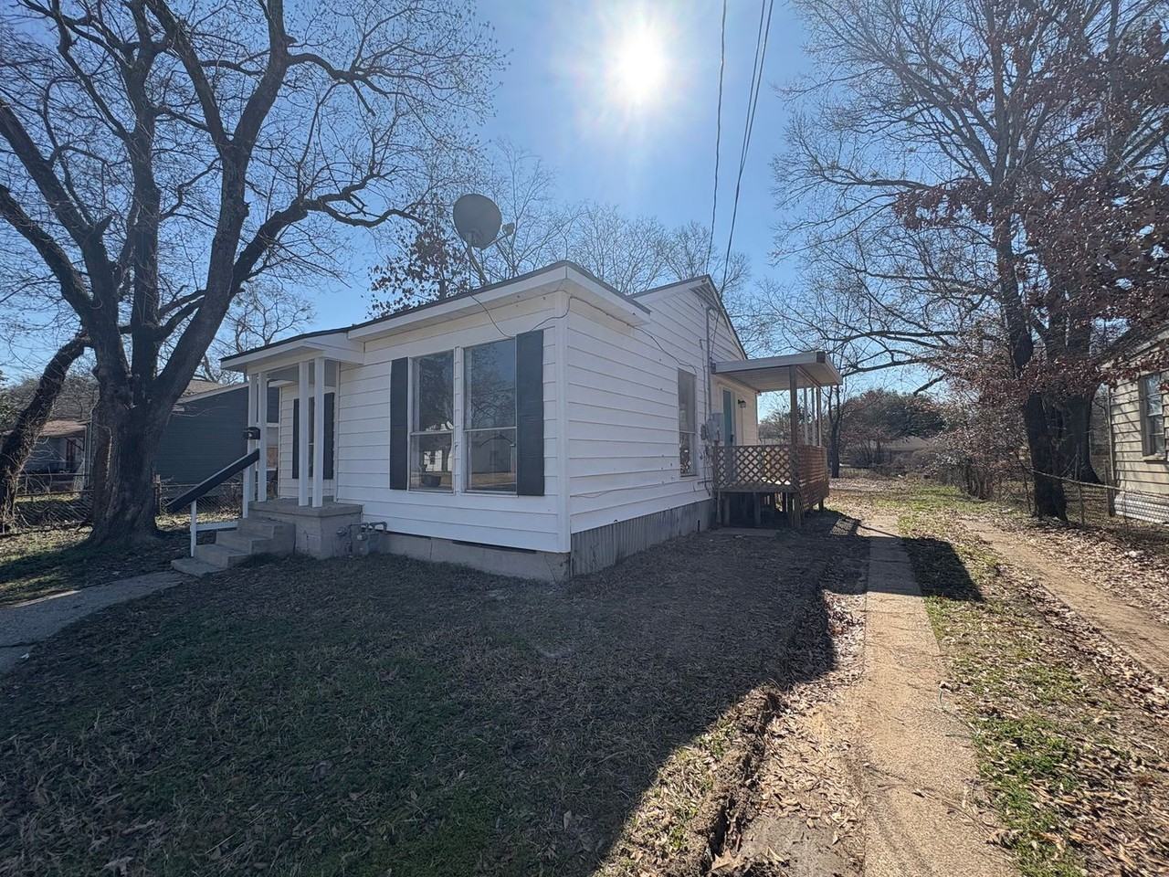 622 W 75th St - Photo 2 of 14