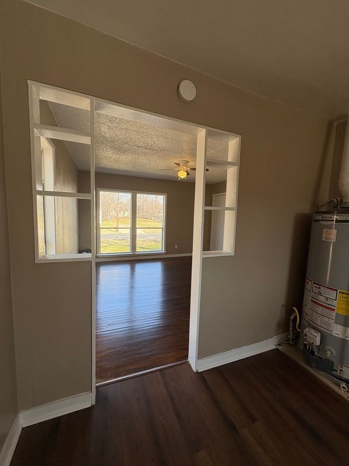 622 W 75th St - Photo 6 of 14