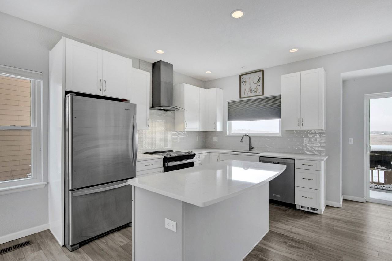 7838 Creekfront Dr - Photo 6 of 20