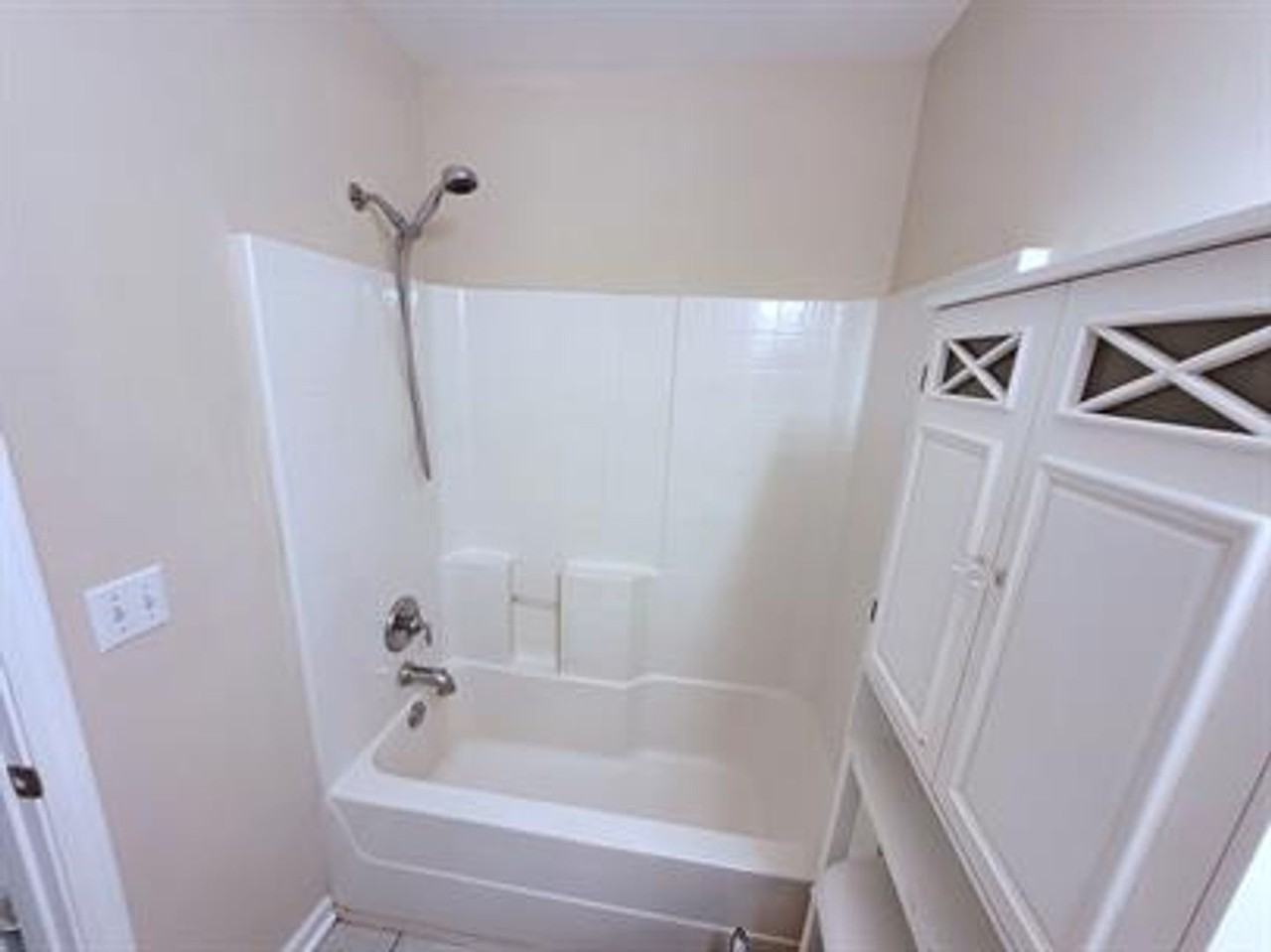 610 College Park Cir - Photo 2 of 9