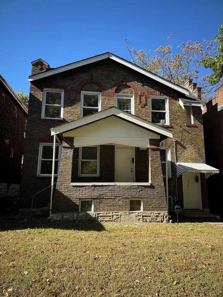 4127 Minnesota Ave #1F - Photo 2 of 11