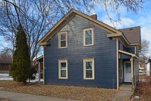 featured image of 320 4th St W