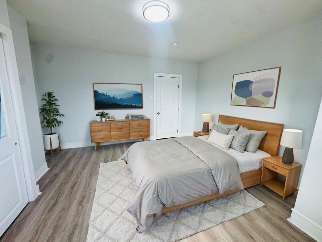 1458 N Wanamaker St - Photo 2 of 27