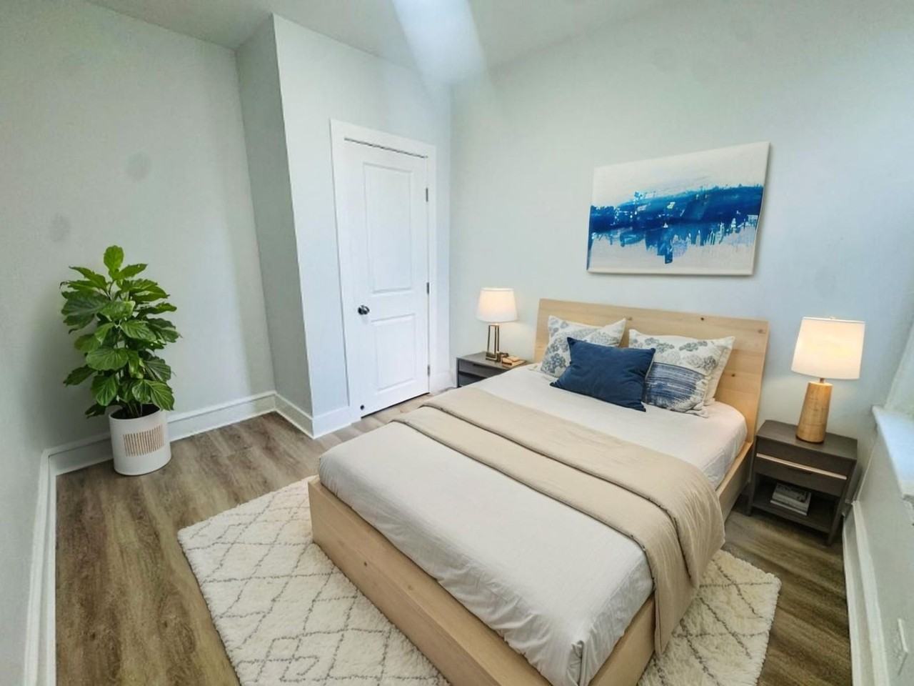 1458 N Wanamaker St - Photo 4 of 27