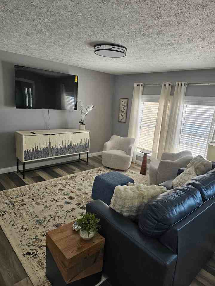 795 Country Club Dr - Photo 4 of 27