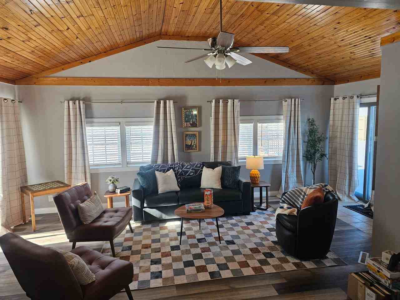 795 Country Club Dr - Photo 6 of 27