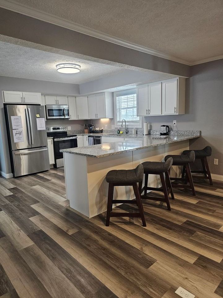 795 Country Club Dr - Photo 7 of 27