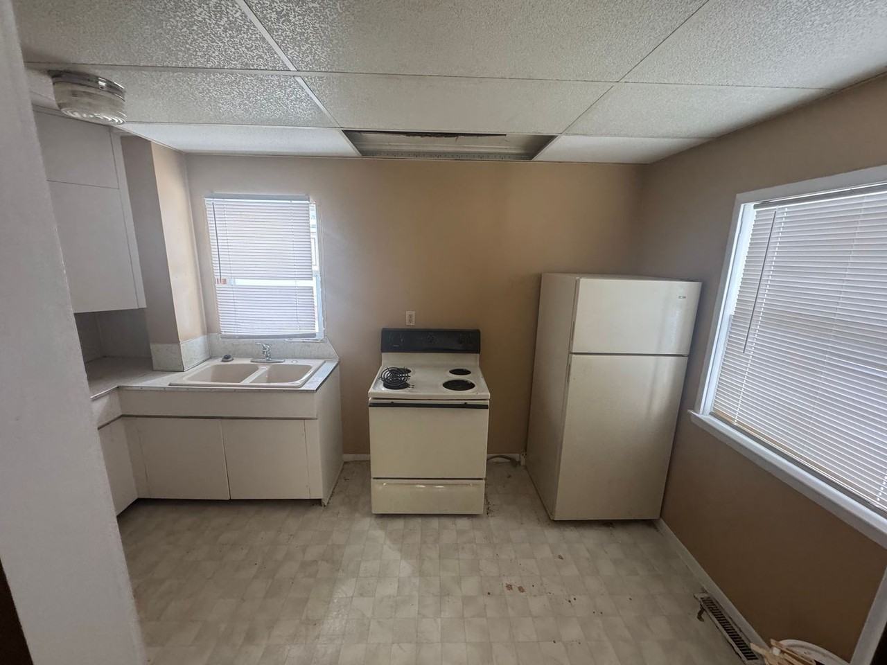 2401 Lowell Ave - Photo 5 of 10