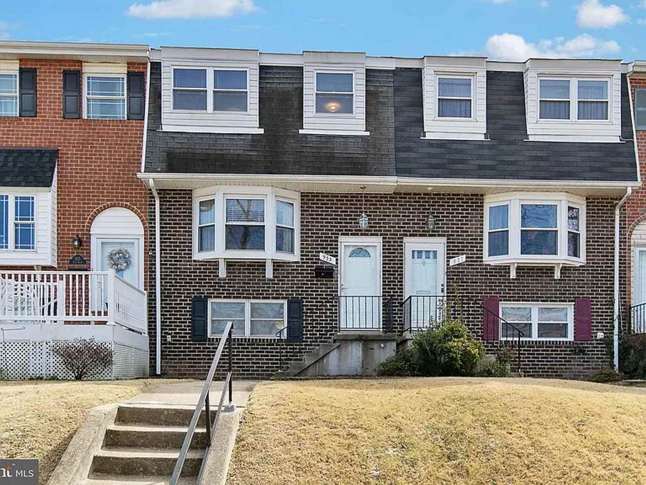 933 Elm Rd - Photo 2 of 29