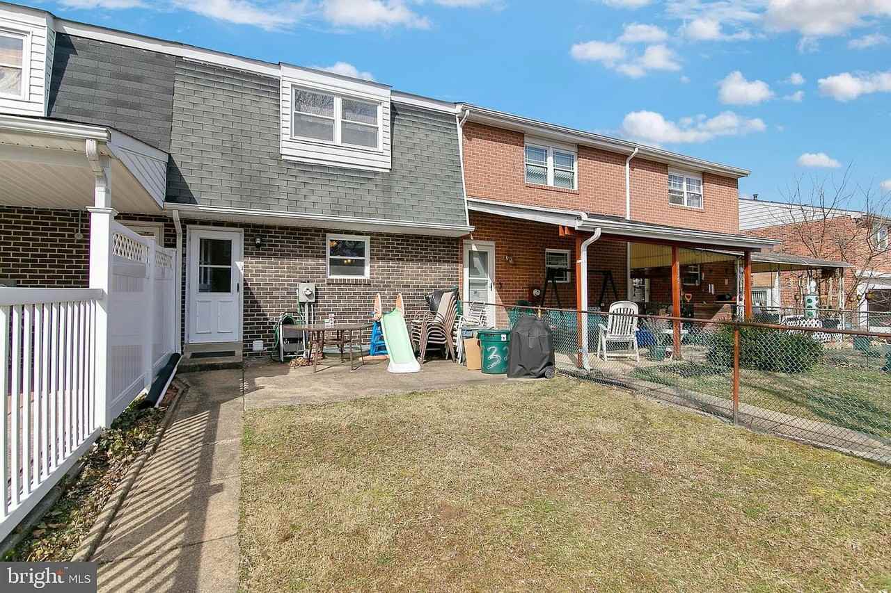 933 Elm Rd - Photo 4 of 29