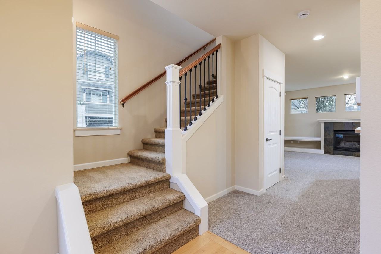 824 234th Pl Se - Photo 4 of 25