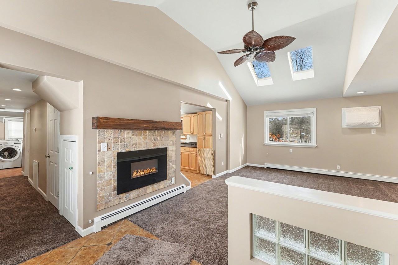 15880 Park Ln - Photo 6 of 18