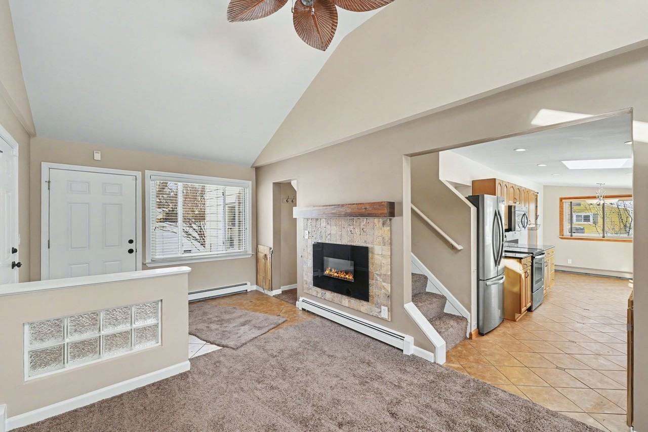 15880 Park Ln - Photo 7 of 18