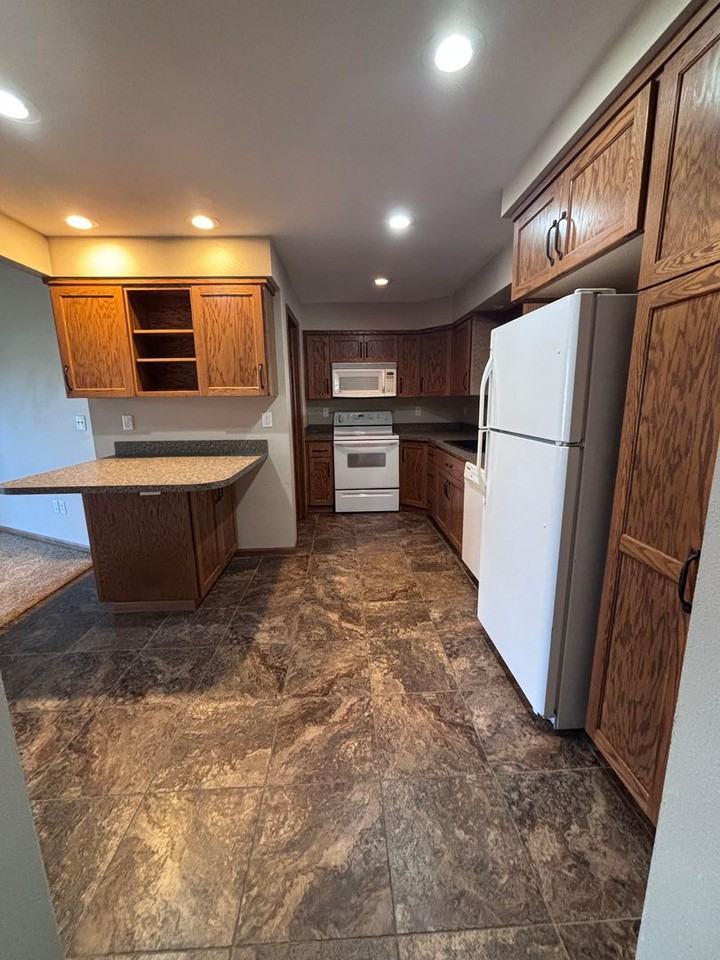 8 Westfield Cir - Photo 4 of 11