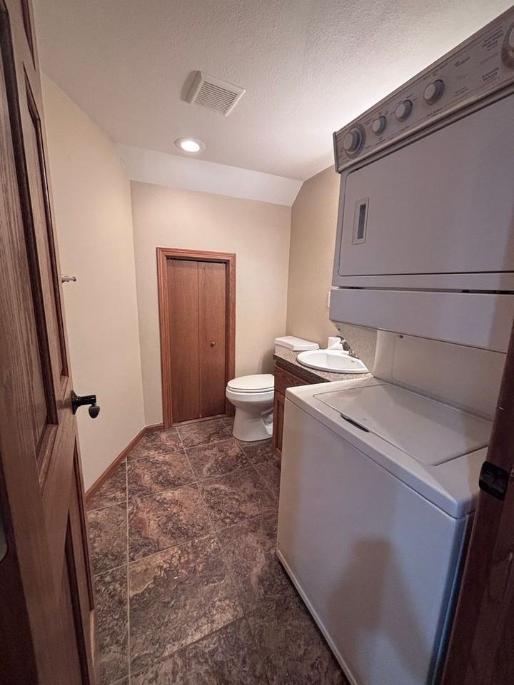 8 Westfield Cir - Photo 7 of 11