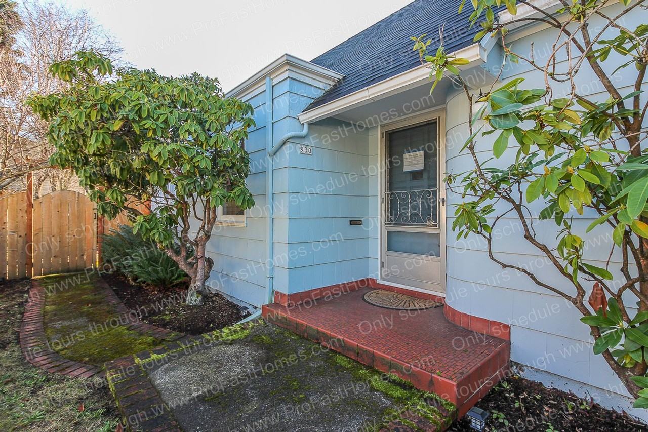 930 Se 53rd Ave - Photo 3 of 31