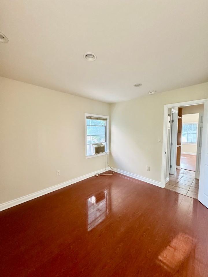 1964 N Gower St - Photo 2 of 10