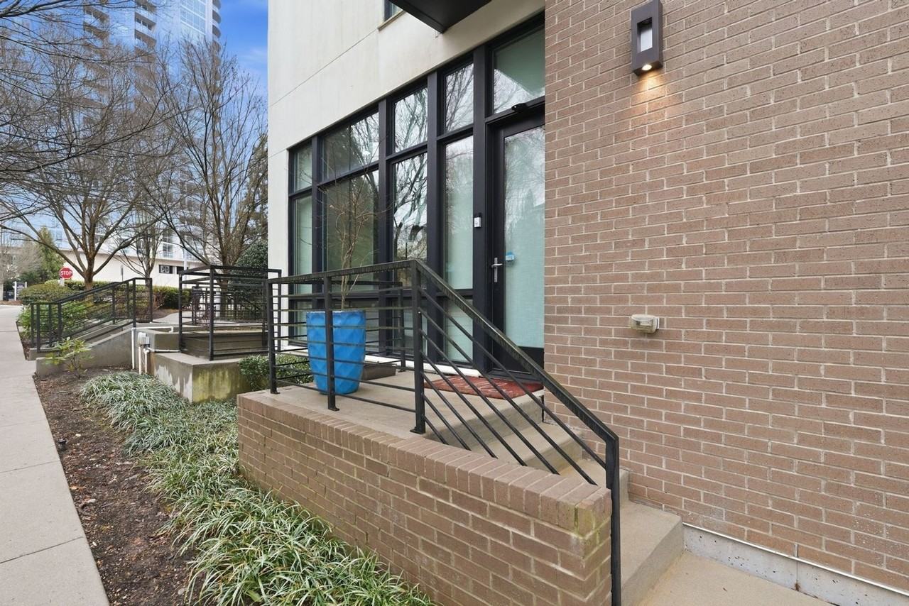 721 Longleaf Dr Ne - Photo 4 of 35