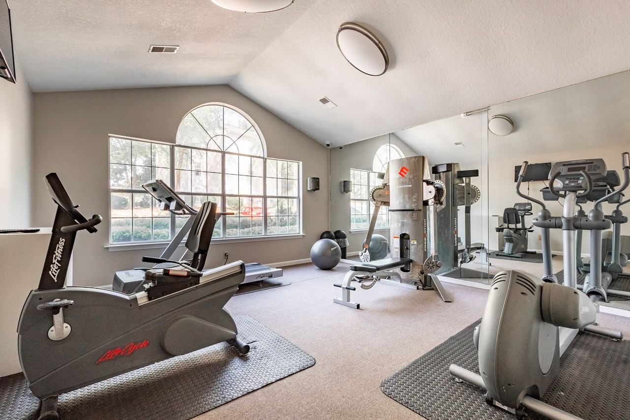 Georgetown Luxury Townhomes - Photo 7 of 13