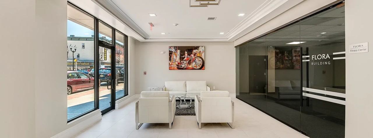 FLORA - Photo 4 of 11